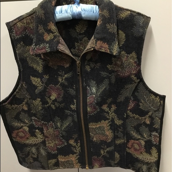 CAbi fall style tapestry vest - Picture 2 of 8